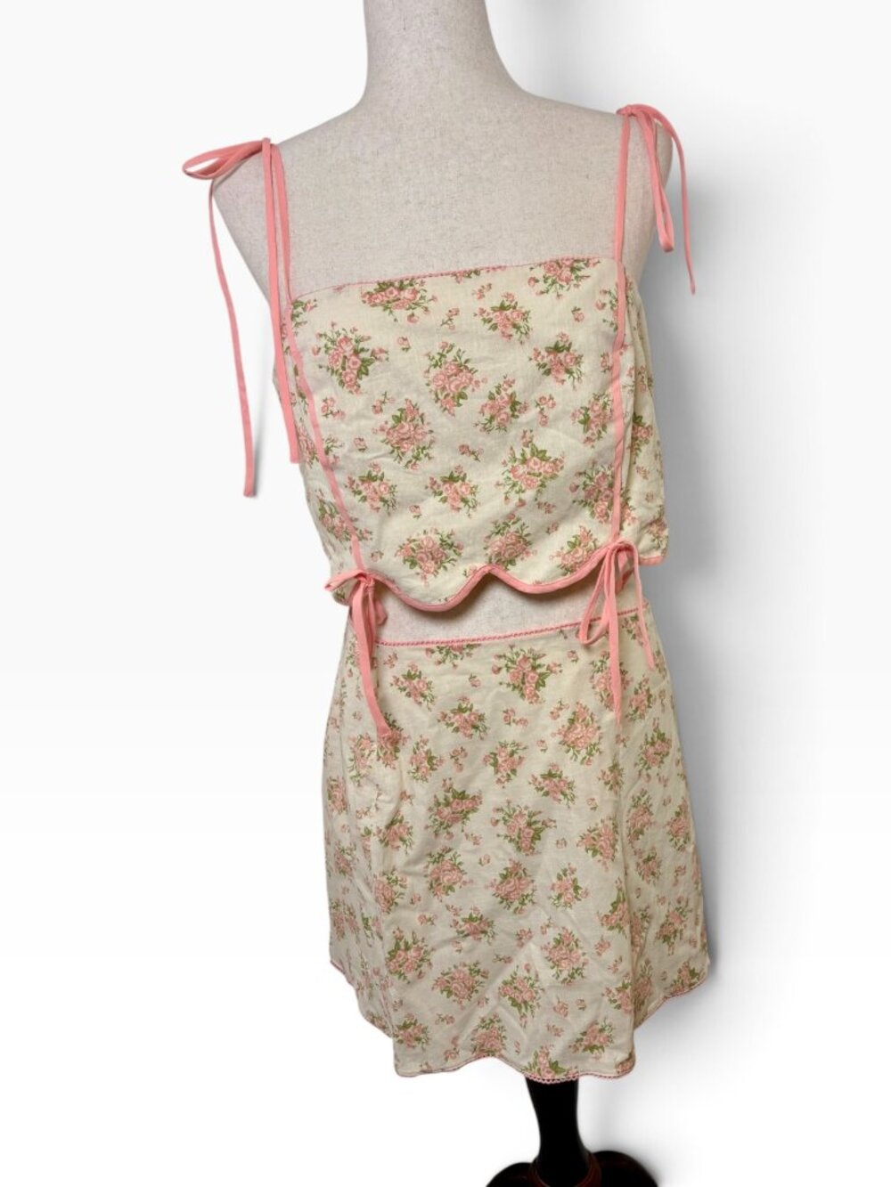 MABLE White Pink Floral Camisole Top Mini Skirt Two Piece Set Size Large